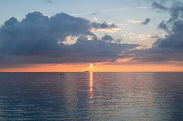 沖縄　サンセットビーチの夕日