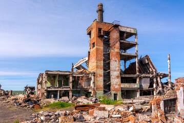 Fototapeta na wymiar Ruined mine in the Arctic. Abandoned mine in the former settlement of Khalmer-Yu, Russia