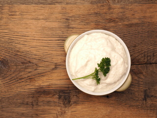 Ceramic bowl with organic horseradish