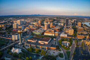 Aerial View of Knoxville, Tennessee during Dusk - obrazy, fototapety, plakaty