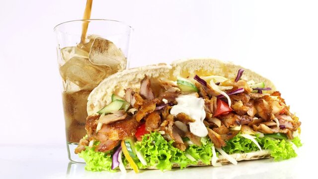 D&ouml;ner Kebab mit Cola - Freigestellt