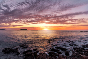Die ersten Sonnenstrahlen auf Ibiza