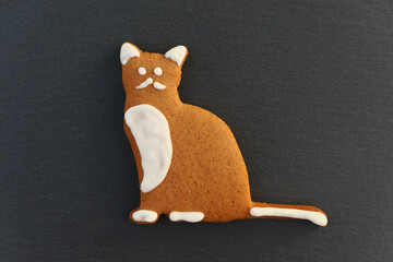 Cat gingerbread cookie
