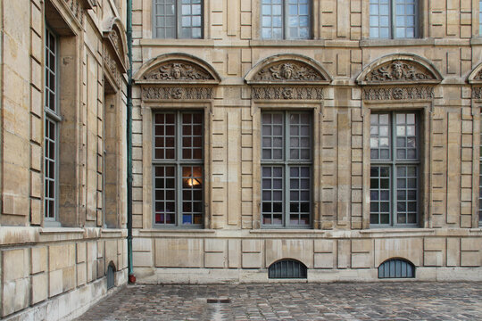 sully manison in paris (france)