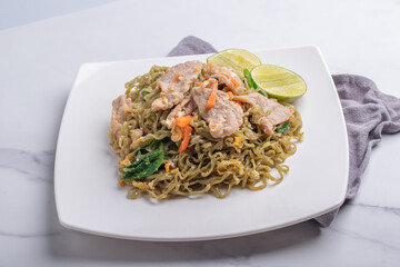 Moroheiya mixed vegetable noodles stir fried with pork and egg