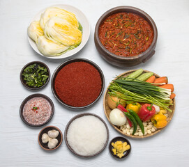 Delicious kimchi, the representative food of korea, ingredients for kimchi and ingredients for kimchi
대한민국 대표음식인 맛있는 김치와 김채재료와 김치속재료
