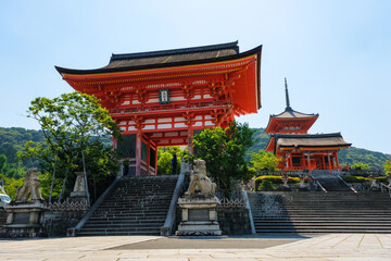 Fototapeta premium 京都市 清水寺 仁王門と西門