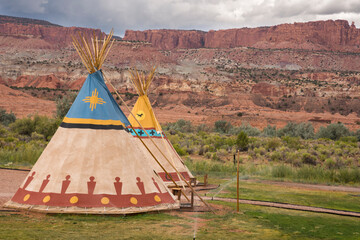 tipi, American Indian tents in Capitol Reef National Park in United States of America - obrazy, fototapety, plakaty