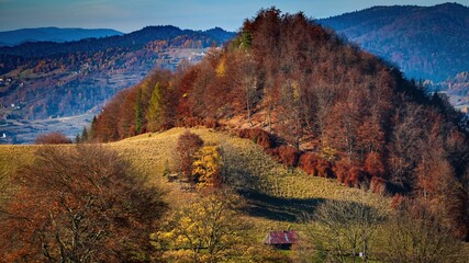 Jesień w Pieninach w słoneczny dzień © Michal45