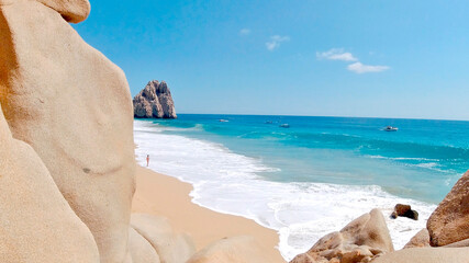 hermosa playa de los enamorados en los cabos México 