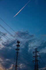 鉄塔と夕暮れ空
