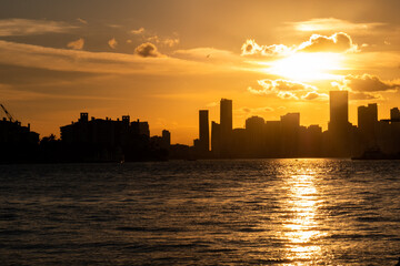 Fototapeta na wymiar Beautiful sunset in downtown Miami, Florida.