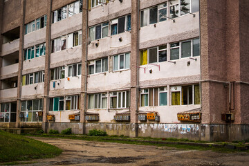 Fototapeta na wymiar Brutalist block in Borjomi 