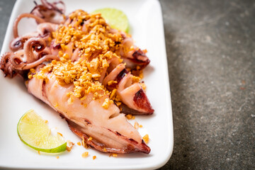 fried squid with garlic