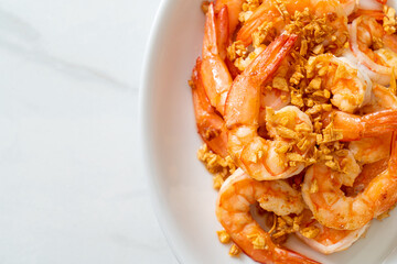 fried shrimps or prawns with garlic