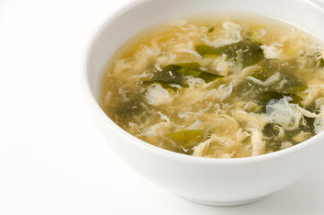 玉子とワカメの中華風スープ