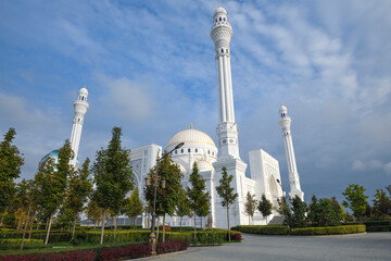 Fototapeta na wymiar September morning at the Pride of Muslims Mosque. Shali, Chechen Republic