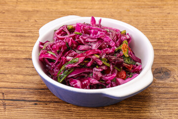 Pickled red cabbage with herbs