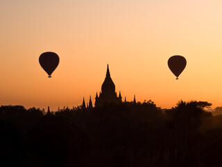 Myanmar - Bagan - Silhouette of a spiritual capital