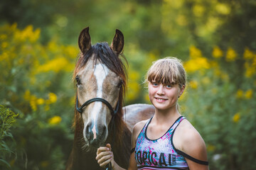 Obraz premium Mädchen & Pferd