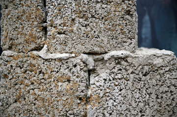 Nahaufnahme von Originalstücken der Berliner Mauer in Nahaufnahme