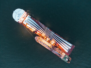 Cargo ship carrying turbine blades