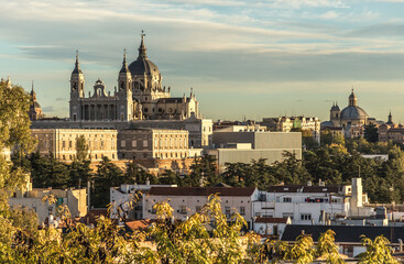 Fototapeta na wymiar Views of The Royal Palace of Madrid visited by many tourists