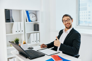 Fototapeta premium Man work emotions in front of laptop boss