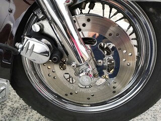 motorcycle front wheel with disc brake