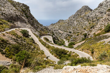 Fototapeta na wymiar Serpentinen auf Spanischer Insel Mallorca