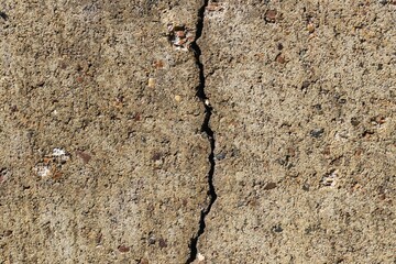 Crack in middle of concrete block