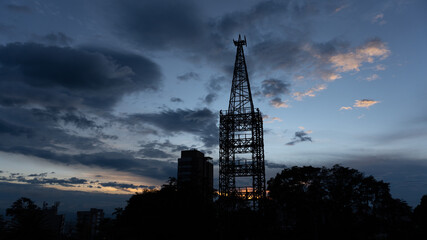 Fototapeta na wymiar torre del cable en Manizales