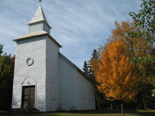 Fototapeta premium church in autumn