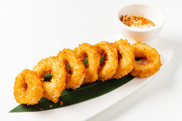 onion rings on the leaf