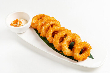 onion rings on the leaf