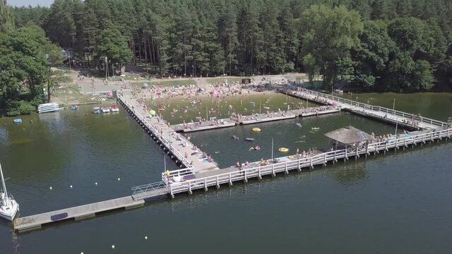 Kretowiny, molo, plaża.
