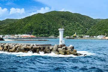 沖縄ケラマ渡嘉敷港南防波堤灯台