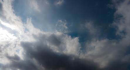 Obraz premium blurred blue sky with clouds and sun in Brazil