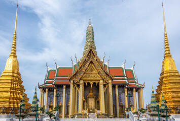 Naklejka premium Building at Wat Phra Kaew in the grounds of the Grand Palace in Bangkok