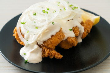 Snow Onion Chicken or Fried Chicken with Creamy Onions Sauce