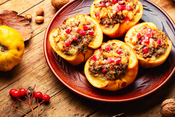 Quince stuffed with meat