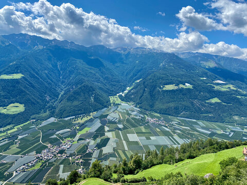 Etschtal vom Meraner H&ouml;henweg aus gesehen