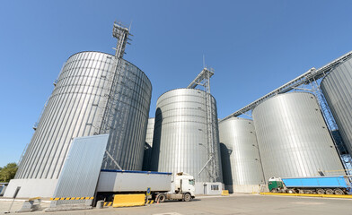 silo grain