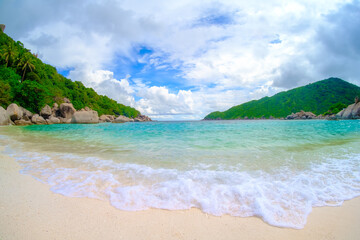 turquoise water sea with blue sky on the sunny Holiday, at koh nang yuan island beach, koh tao ,suratthani , thailand