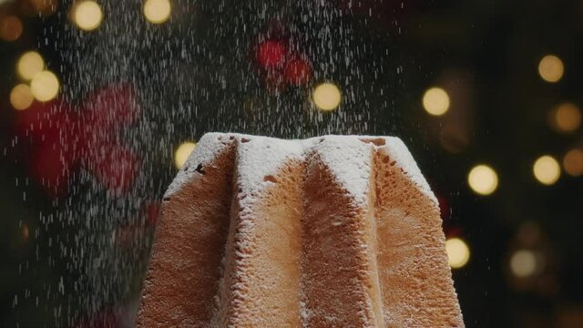 Zucchero a velo cade sul pandoro di Natale