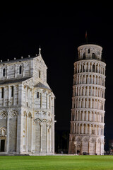 the tower of Pisa and the Baptistery at night