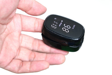 A device to measure the oxygen saturation of a person at the fingertips. And checking oxygen depletion is an emergency sign of pneumonia caused by the COVID-19 virus.