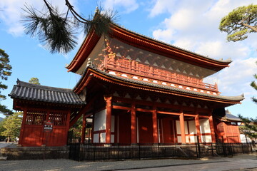 : A Japanese temple in Kyoto　日本の京都にある寺 : San-mon Gate in the precincts of Myoshin-ji Temple 妙心寺の境内にある山門