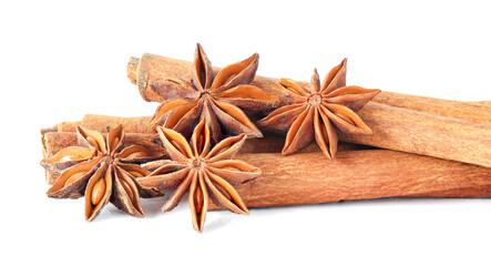 Obraz na płótnie Canvas Cinnamon sticks and anise star isolated on white background