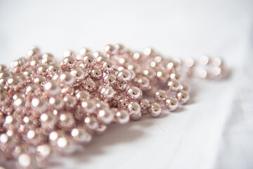 Perles rosées